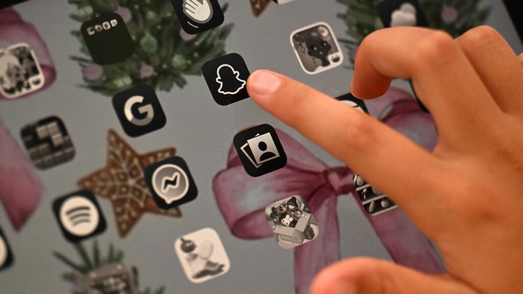 Французский Сенат проголосовал за запрет соцсетей для детей, но до результата еще далеко