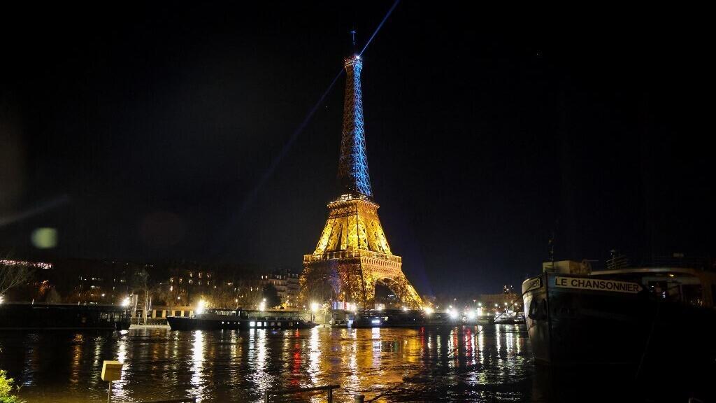 Макрон и Зеленский обсудят в Париже усиление давления на Россию и ее «теневой флот»