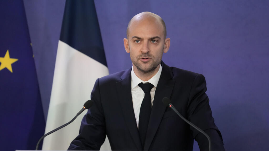 Франция готовится зафрахтовать рейсы для эвакуации наиболее уязвимых граждан