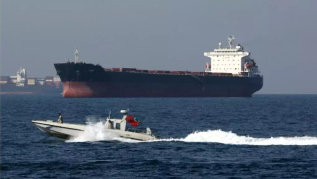 Война в Иране: Макрон хочет «создать коалицию» для обеспечения безопасности «важных морских путей»